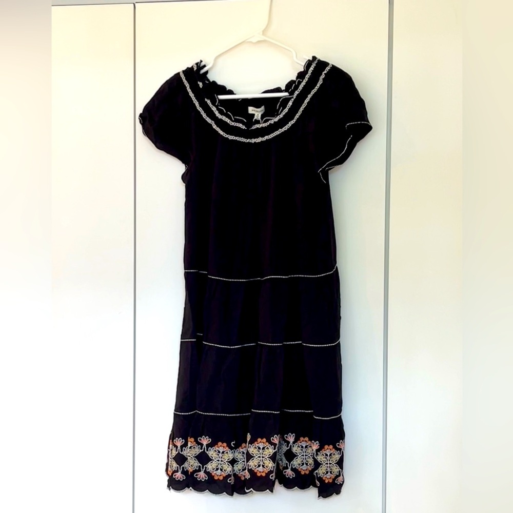 NWT: Max Studio Off The Shoulder Mini Dress w/Embroidered Detail, Size: Medium